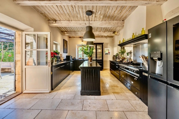 Photos 6 - Prestigious - Dpt Vaucluse (84), for sale in the countryside of MENERBES, close to Gordes and Isle sur la Sorgue,