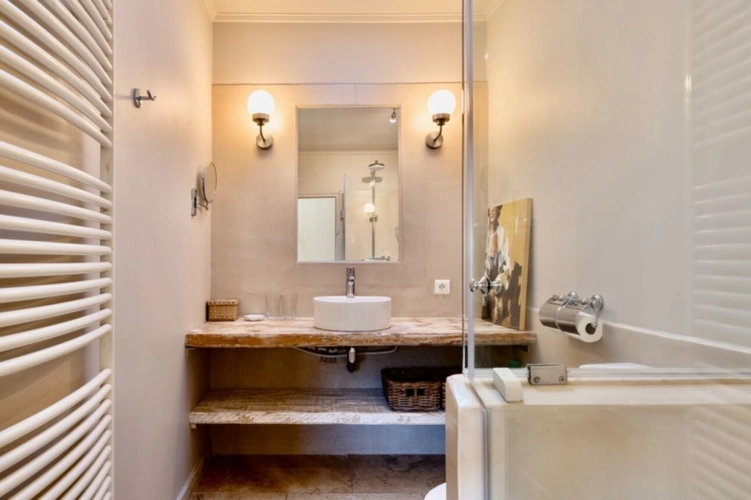 Photos 18 - Prestigious - Dpt Vaucluse (84), for sale in the countryside of MENERBES, close to Gordes and Isle sur la Sorgue,