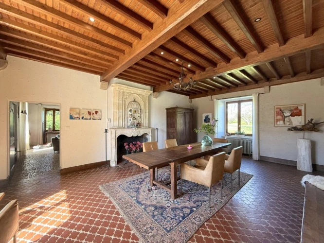 Photos 9 - Equestrian - Character property