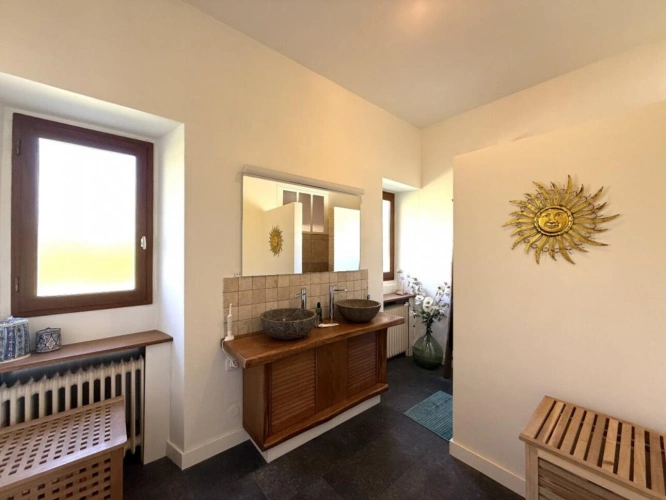 Photos 16 - Equestrian - Character property