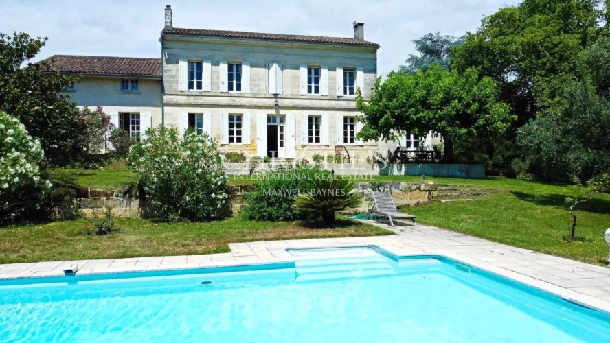 Photos 2 - Prestige - Charmante maison en pierre ouverte sur la nature et son jardin