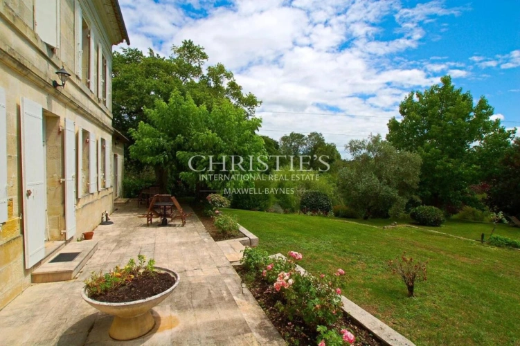 Photos 3 - Prestige - Charmante maison en pierre ouverte sur la nature et son jardin