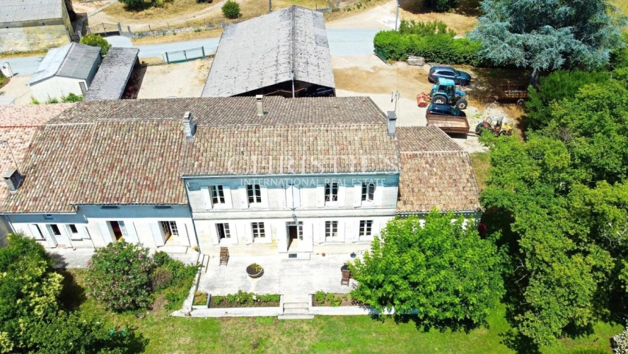 Photos 6 - Prestige - Charmante maison en pierre ouverte sur la nature et son jardin