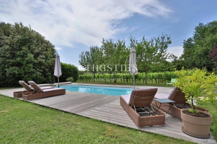 Photos 2 - Prestige - Charmante propriété composée d’une maison en pierre et d’un gîte  au cœur d'un secteur vallonné