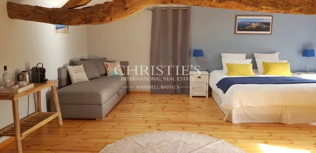 Photos 8 - Prestige - Charmante propriété composée d’une maison en pierre et d’un gîte  au cœur d'un secteur vallonné