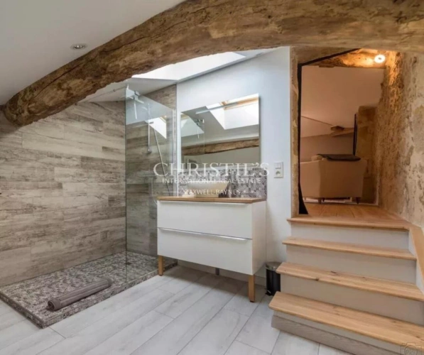 Photos 9 - Prestige - Charmante propriété composée d’une maison en pierre et d’un gîte  au cœur d'un secteur vallonné