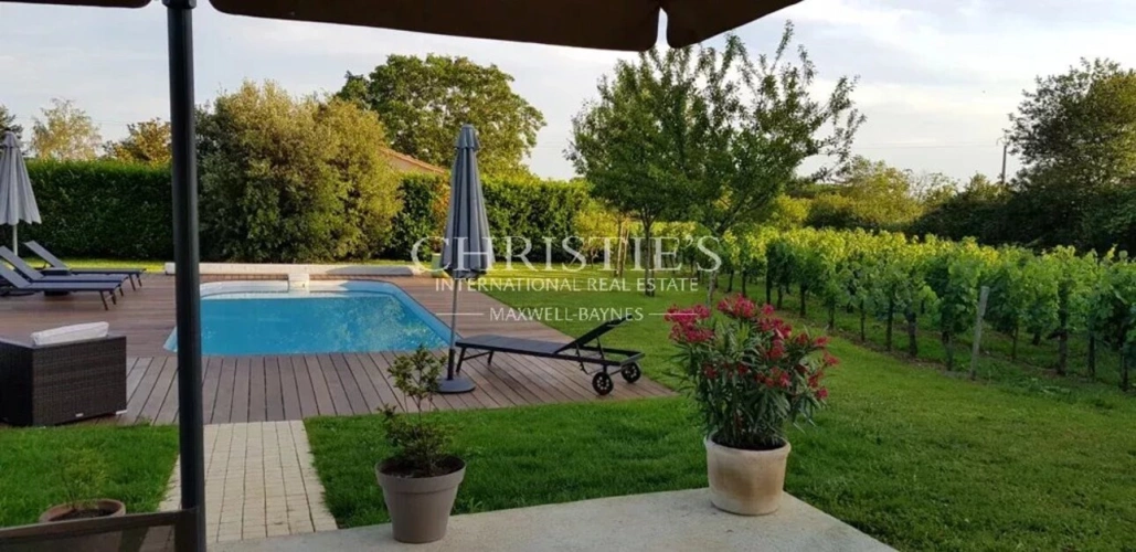 Photos 18 - Prestige - Charmante propriété composée d’une maison en pierre et d’un gîte  au cœur d'un secteur vallonné