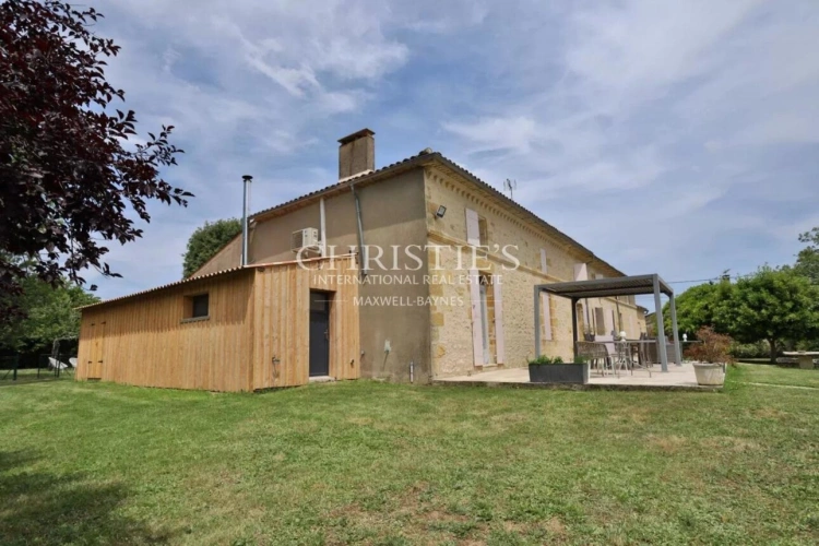 Photos 23 - Prestige - Charmante propriété composée d’une maison en pierre et d’un gîte  au cœur d'un secteur vallonné
