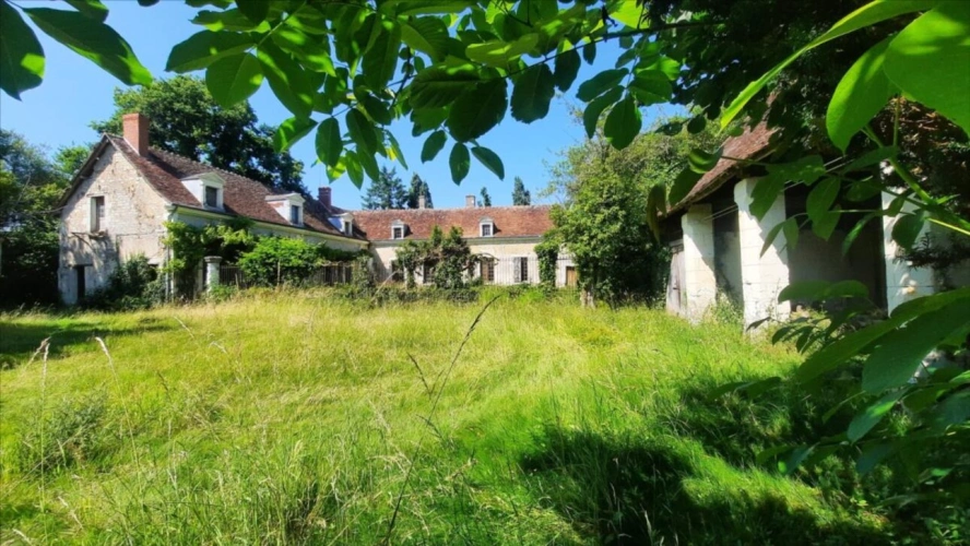 Photos 1 - Prestigious - Nord Indre, ferme fortifiée à rénover