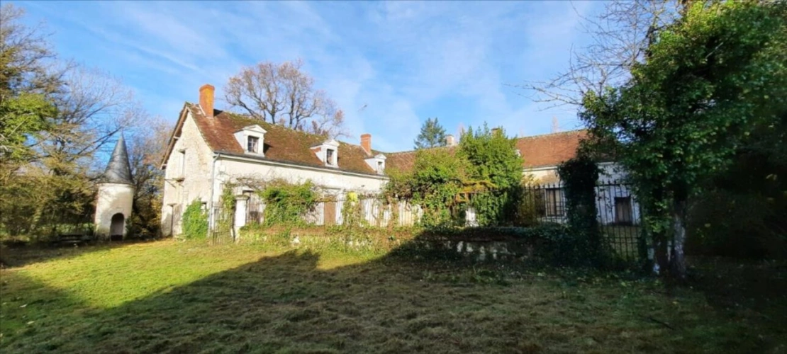 Photos 4 - Prestigious - Nord Indre, ferme fortifiée à rénover