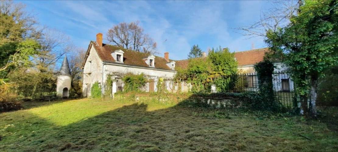 Photos 5 - Prestigious - Nord Indre, ferme fortifiée à rénover