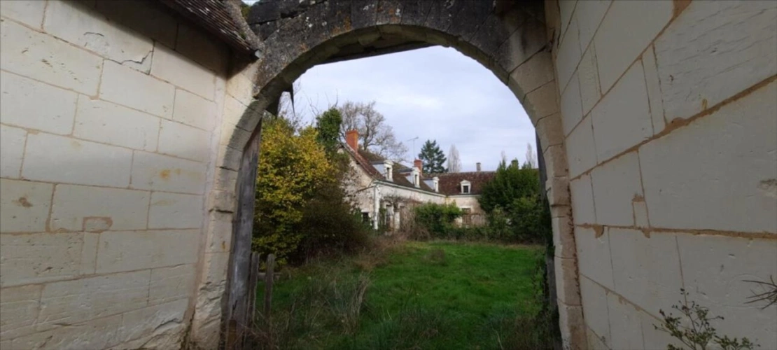 Photos 13 - Prestigious - Nord Indre, ferme fortifiée à rénover