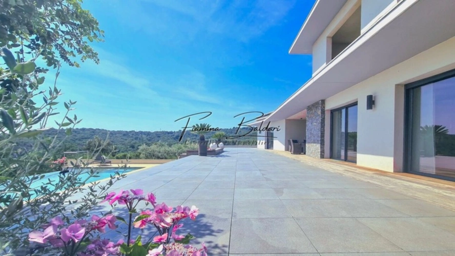 Photos 7 - Prestige - À vendre Propriété - Villa d'architecte 225m², Terrain 4 116m² à vendre, Vue mer, Folelli, Penta di Casinca, Haute-Corse (20)