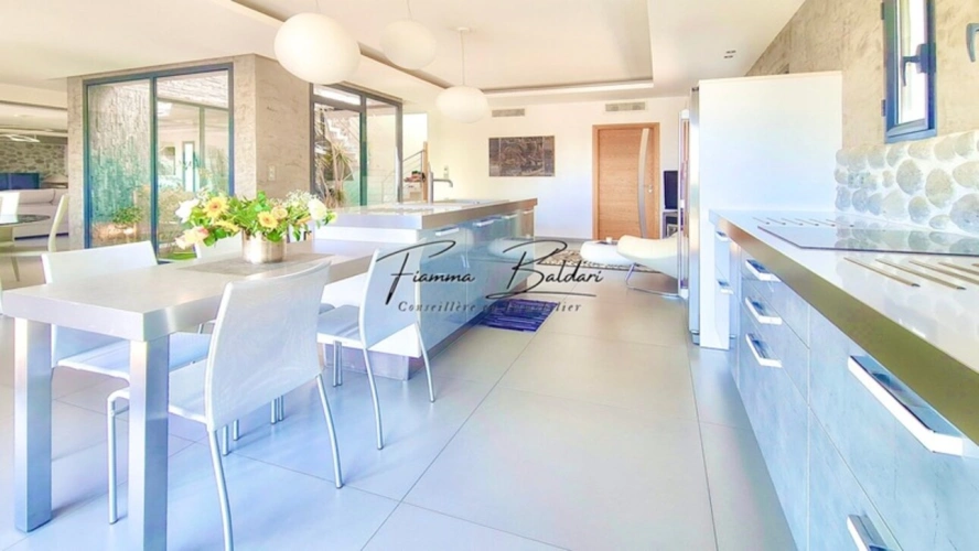 Photos 12 - Prestige - À vendre Propriété - Villa d'architecte 225m², Terrain 4 116m² à vendre, Vue mer, Folelli, Penta di Casinca, Haute-Corse (20)