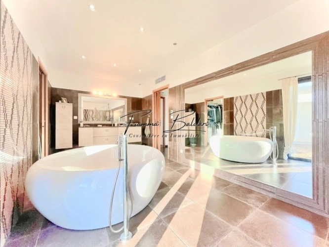 Photos 16 - Prestige - À vendre Propriété - Villa d'architecte 225m², Terrain 4 116m² à vendre, Vue mer, Folelli, Penta di Casinca, Haute-Corse (20)