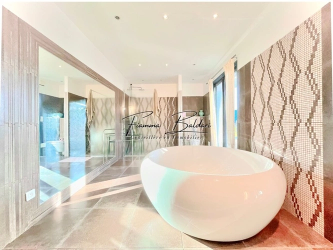 Photos 17 - Prestige - À vendre Propriété - Villa d'architecte 225m², Terrain 4 116m² à vendre, Vue mer, Folelli, Penta di Casinca, Haute-Corse (20)
