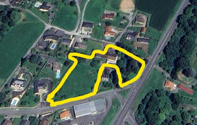Photos 1 - Prestige - Propriete avec maison, dépendances sur 8500 m² de terrain
