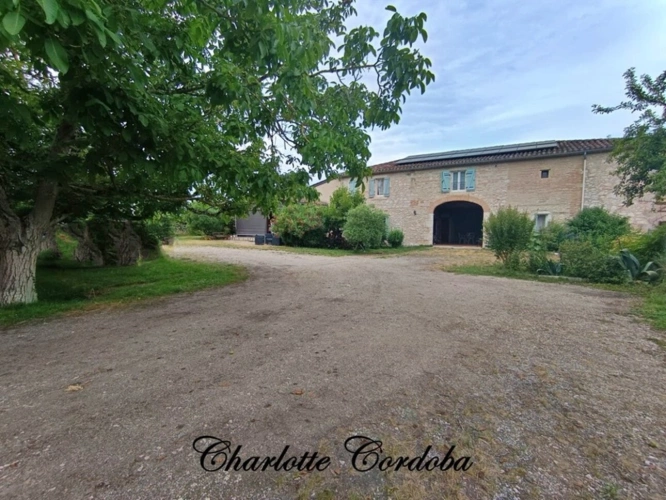 Photos 1 - Touristique - Vivez votre rêve : Ferme de caractère avec gîtes, chambres d’hôtes et potentiel incroyable à Feugarolles