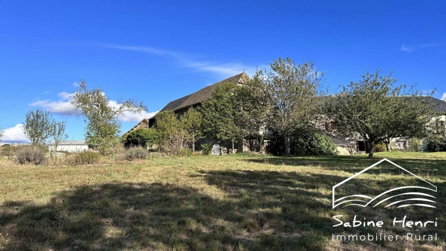 Photos 3 - Prestige - Maison Atypique avec de très belles dépendances