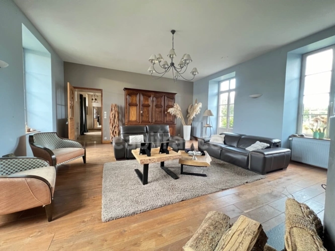 Photos 1 - Équestre - À VENDRE - HESDIN L'ABBÉ - CORPS DE FERME RÉNOVÉ - DOMAINE EQUESTRE - CAPACITÉ DE L'ENSEMBLE 468 M2 - HABITATION PRINCIPALE 8 PIÈCES - GARAGE - PISCINE 32 M2 - TERRAIN CLOS - DÉPENDANCES