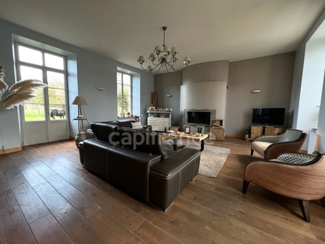 Photos 3 - Équestre - À VENDRE - HESDIN L'ABBÉ - CORPS DE FERME RÉNOVÉ - DOMAINE EQUESTRE - CAPACITÉ DE L'ENSEMBLE 468 M2 - HABITATION PRINCIPALE 8 PIÈCES - GARAGE - PISCINE 32 M2 - TERRAIN CLOS - DÉPENDANCES