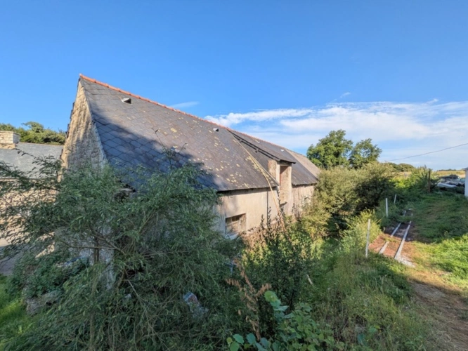 Photos 20 - Prestige - Séglien en campagne longère en pierre rénovée avec vie de plain pied de 219m², garage, atelier et dépendance parcelle de 7125m²