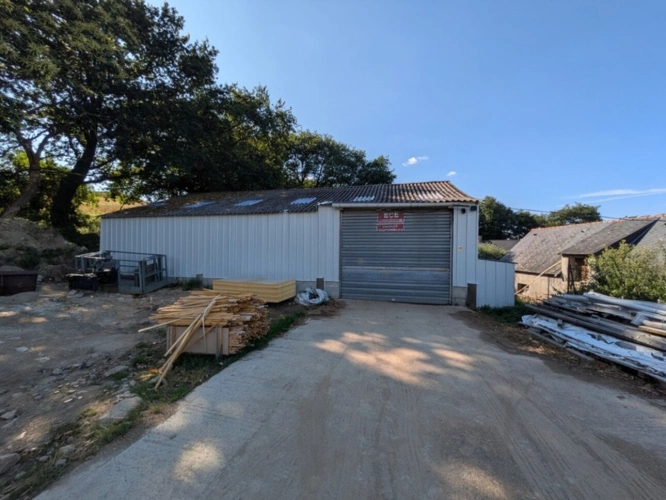 Photos 21 - Prestige - Séglien en campagne longère en pierre rénovée avec vie de plain pied de 219m², garage, atelier et dépendance parcelle de 7125m²