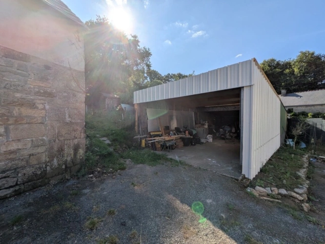 Photos 23 - Prestige - Séglien en campagne longère en pierre rénovée avec vie de plain pied de 219m², garage, atelier et dépendance parcelle de 7125m²