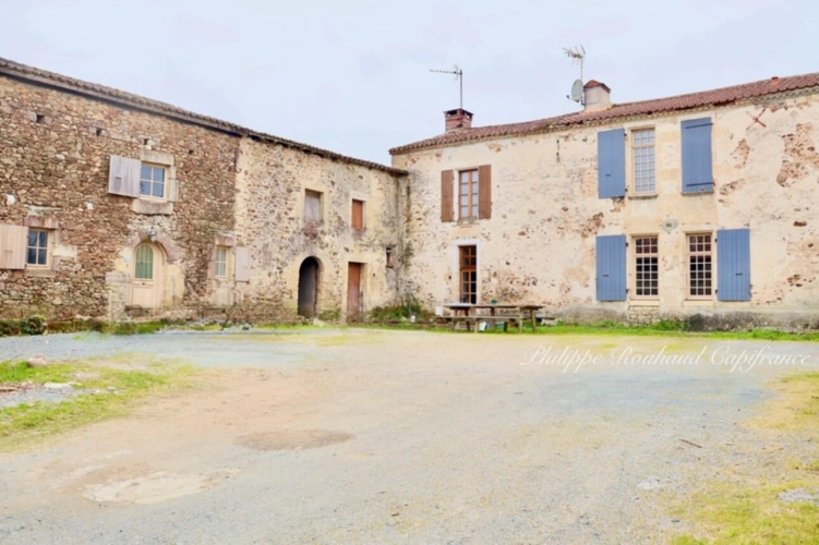 Photos 1 - Touristique - A Vendre MERVENT propriete de 245M2