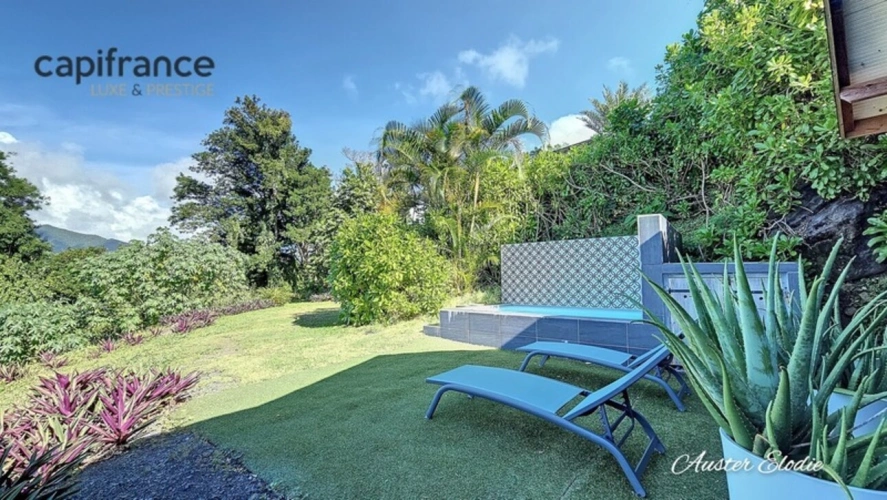 Photos 11 - Touristique - Propriété de 3 villas T3 avec piscine un T3 et deux T1 vue imprenable montagne et Mer des Caraïbes
