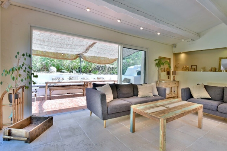 Photos 1 - Prestige - Propriete à vendre au sud d'AIX EN PROVENCE (13), 230 m2 sur 4 000 m2, 6 chambres, garage, piscine, jacuzzis, sauna