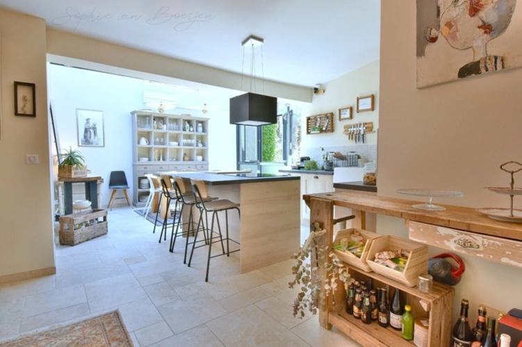 Photos 8 - Prestige - Propriete à vendre au sud d'AIX EN PROVENCE (13), 230 m2 sur 4 000 m2, 6 chambres, garage, piscine, jacuzzis, sauna