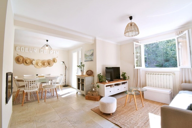 Photos 13 - Prestige - Propriete à vendre au sud d'AIX EN PROVENCE (13), 230 m2 sur 4 000 m2, 6 chambres, garage, piscine, jacuzzis, sauna
