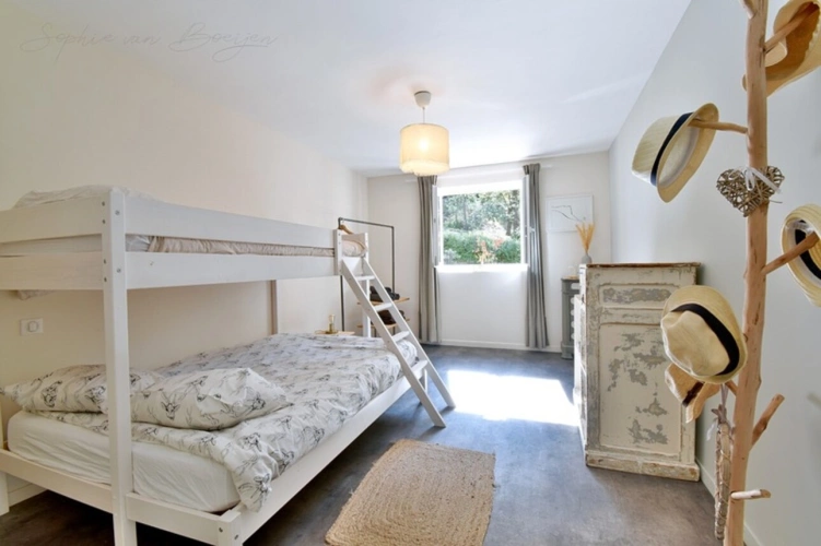 Photos 17 - Prestige - Propriete à vendre au sud d'AIX EN PROVENCE (13), 230 m2 sur 4 000 m2, 6 chambres, garage, piscine, jacuzzis, sauna