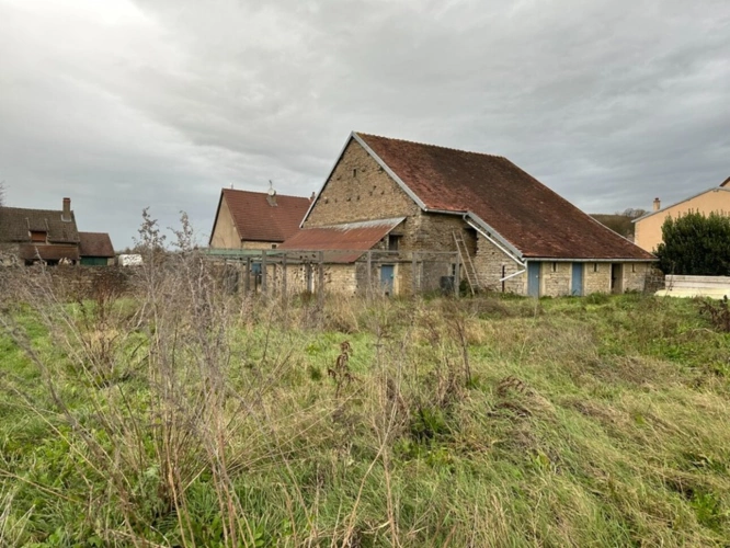 Photos 1 - Touristique - Grange avec grand jardin constructible proche de POUILLY EN AUXOIS (21)
