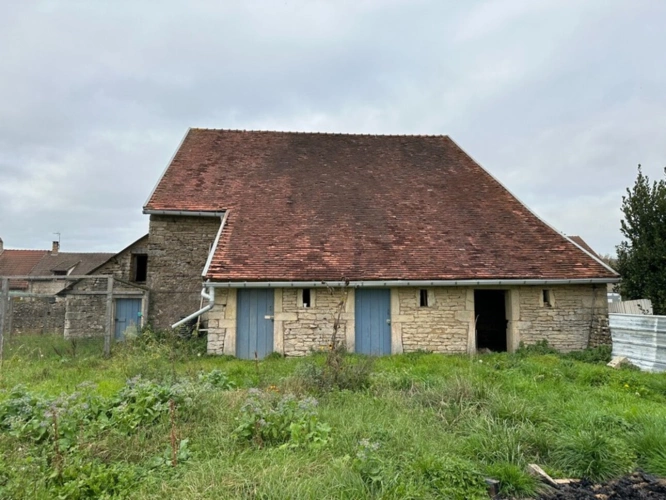 Photos 3 - Touristique - Grange avec grand jardin constructible proche de POUILLY EN AUXOIS (21)