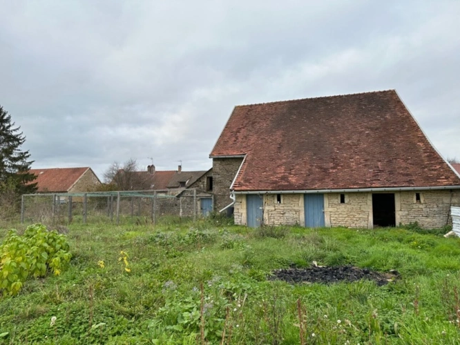 Photos 4 - Touristique - Grange avec grand jardin constructible proche de POUILLY EN AUXOIS (21)