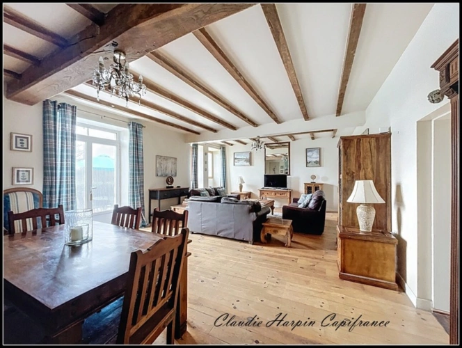 Photos 9 - Équestre - LARGEASSE (79) à vendre PROPRIETE 12 pièces,  environ 328 m² hab - 3.8 hect - piscine - dépendances