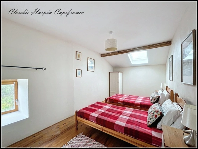 Photos 18 - Équestre - LARGEASSE (79) à vendre PROPRIETE 12 pièces,  environ 328 m² hab - 3.8 hect - piscine - dépendances