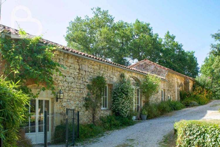 Photos 14 - Prestige - Domaine enchanteur avec maison de charme,3 gîtes et piscine