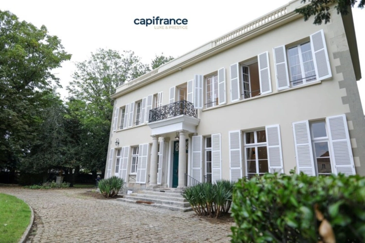 Photos 4 - Prestige - Propriété d’exception néo classique de 1780, en pierre sur parc arboré avec piscine à Maison-Rouge-en-Brie