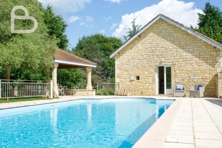 Photos 2 - Équestre - Maison de campagne avec piscine, gîte et grange sur 5 ha