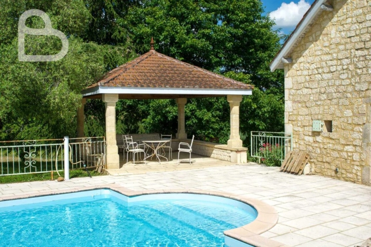 Photos 24 - Équestre - Maison de campagne avec piscine, gîte et grange sur 5 ha