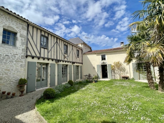 Photos 2 - Prestigious - Character property