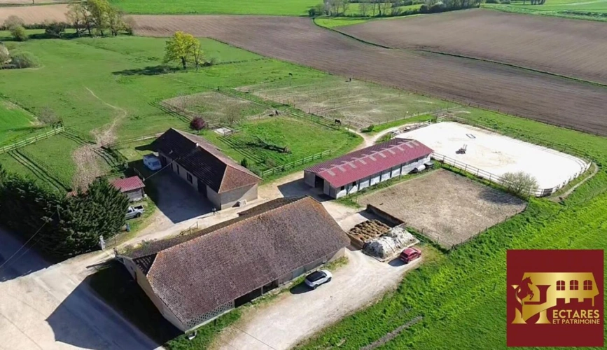 Photos 2 - Équestre - Habitation et écurie sur 4,1 hectares
