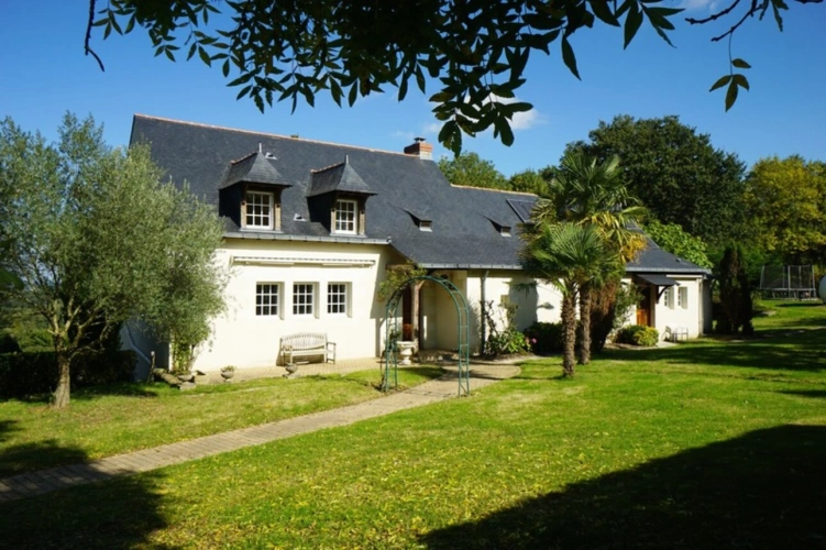 Photos 1 - Prestige - Propriété d'exception avec vue panoramique et calme absolu, proche de SAUMUR