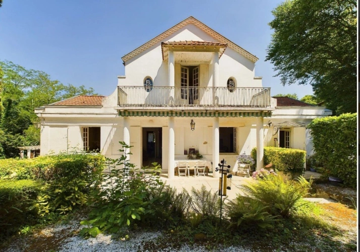 Photos 1 - Prestigious - House