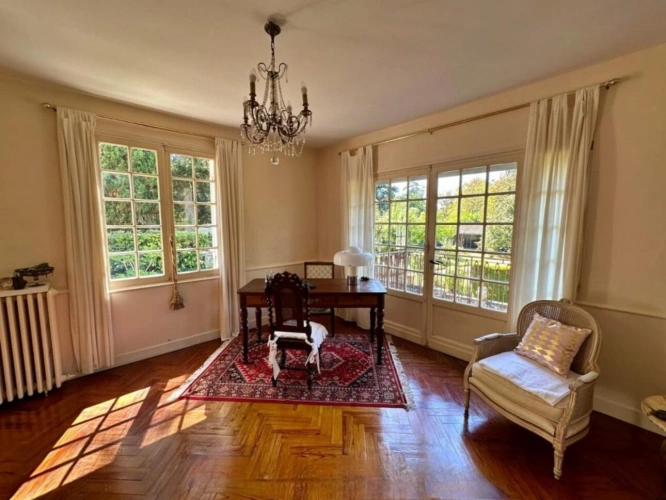 Photos 5 - Prestigious - House