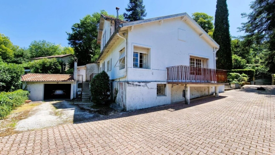 Photos 16 - Prestigious - House