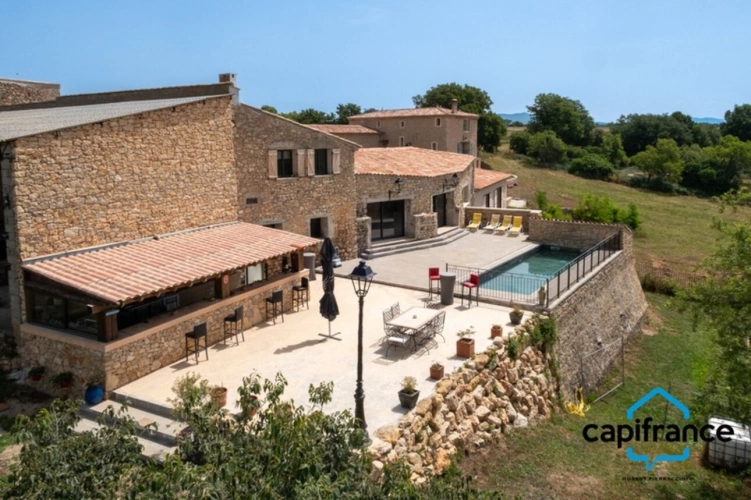 Photos 1 - Prestige - 83 Haut Var Régusse Gorge du verdon  Magnifique Domaine constitué par un ensemble de prés de 850m2 de plancher sur 18000m2